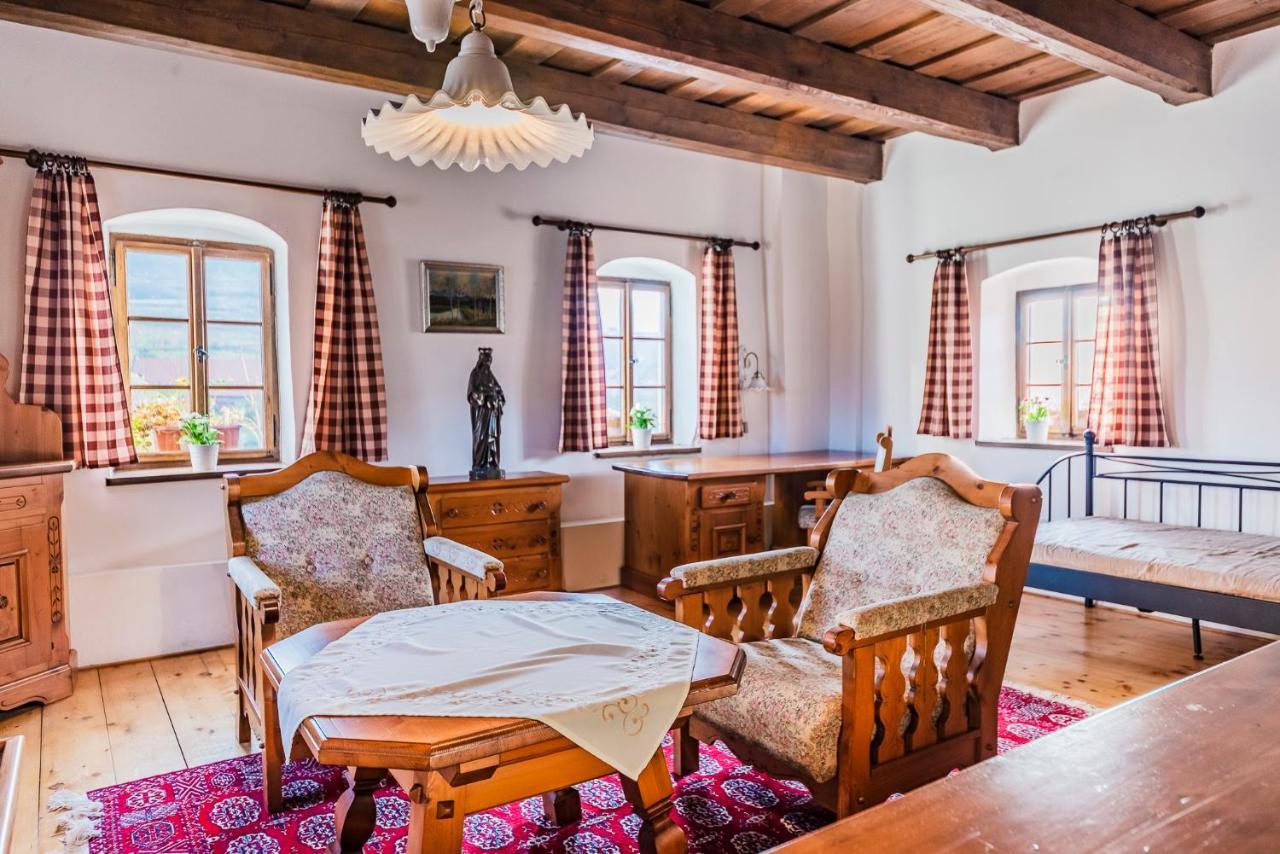 Habansky Dum Hotel Dolni Vestonice Ngoại thất bức ảnh