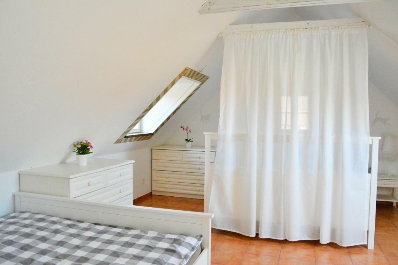 Habansky Dum Hotel Dolni Vestonice Ngoại thất bức ảnh
